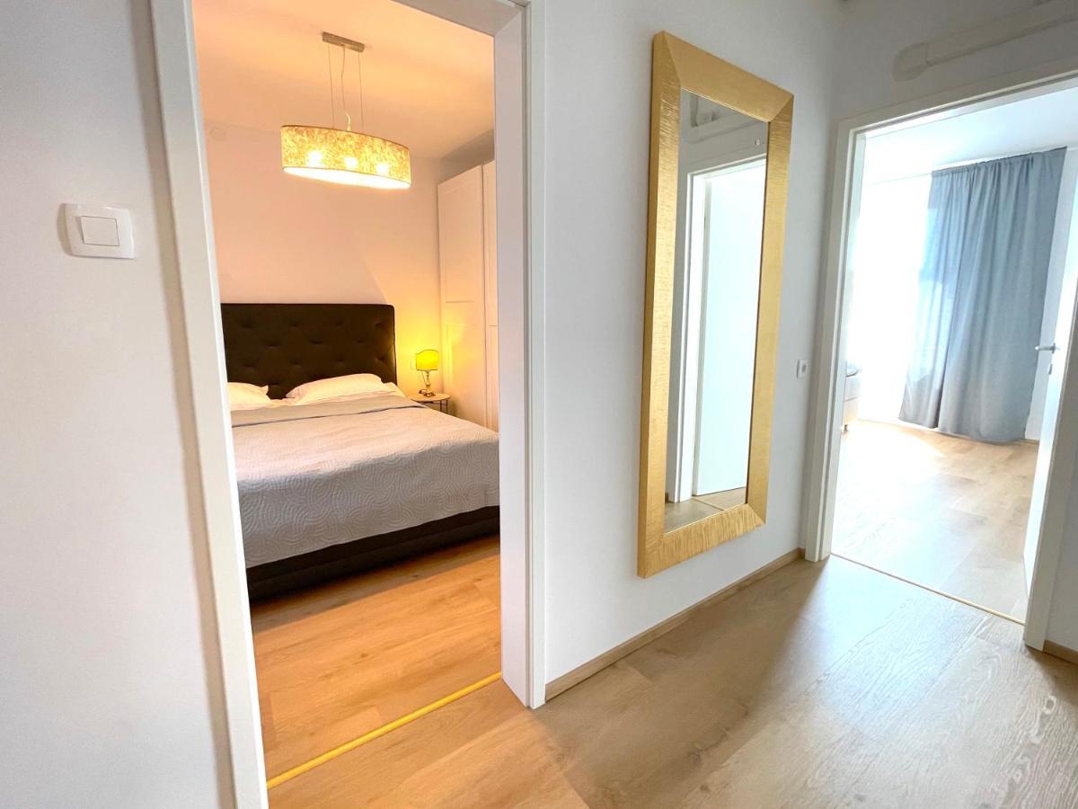 Happy Casa Isola Grande Apartment Izola Exterior photo